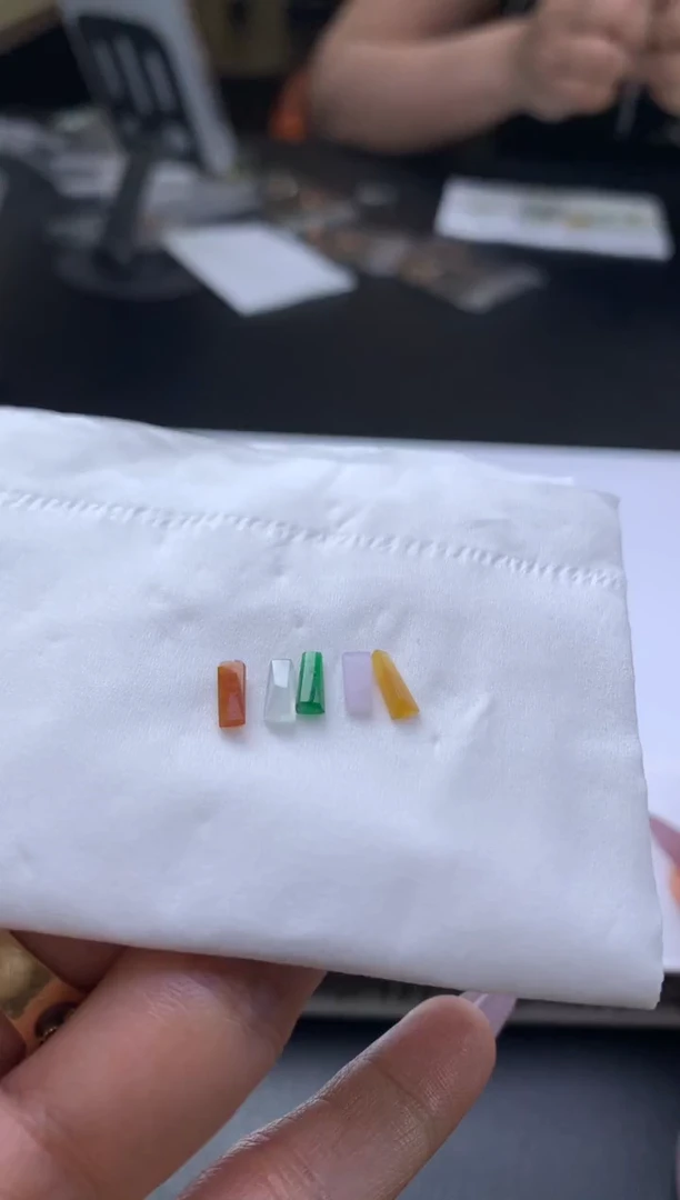 定制翡翠未镶嵌翡翠