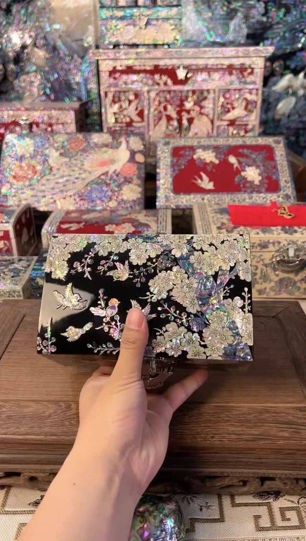 鱼锁扇贝底弘贝雅螺钿漆器文化馆
