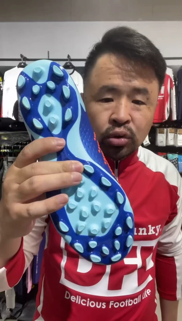A****y尺码42.5,价格499元