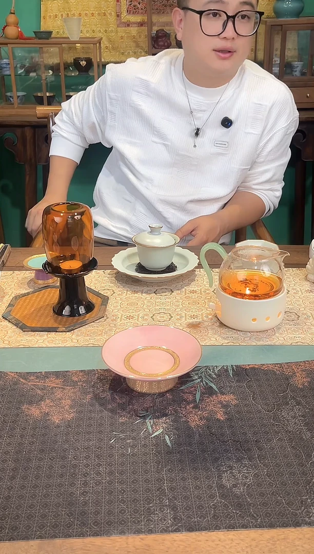 工厂直播间，粉色描金小果碟