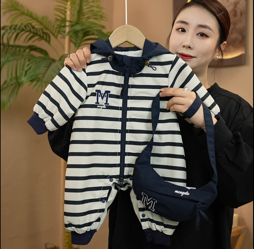 2025新款婴儿连体衣男女宝宝春秋条纹婴幼儿外出爬服