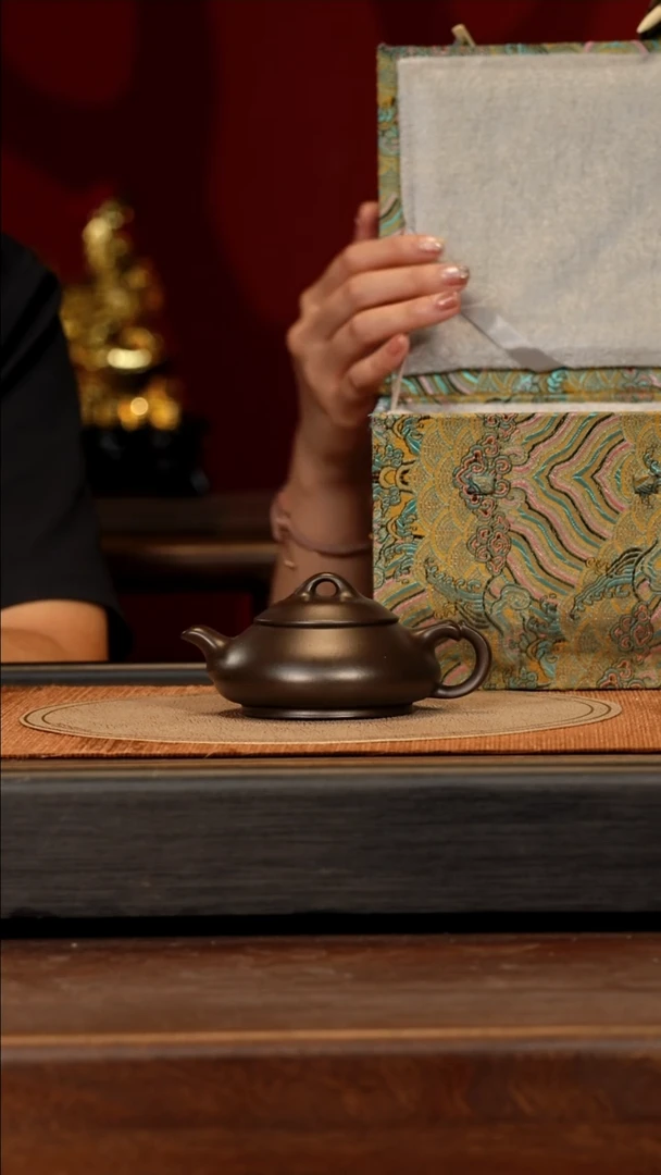 宜兴紫砂LHQ 墨绿 简瓢