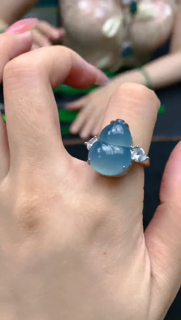 翡翠未镶嵌颈饰天然A货翡翠