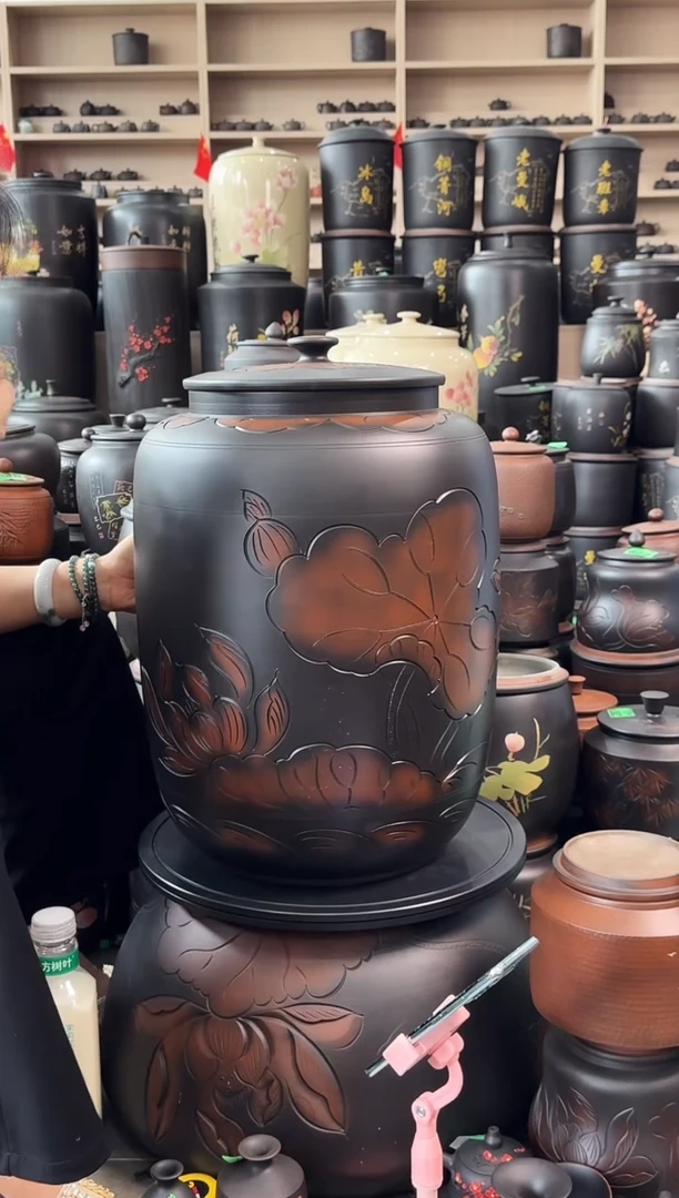 罐瑕疵 线雕荷花三号茶缸 高52cm  148