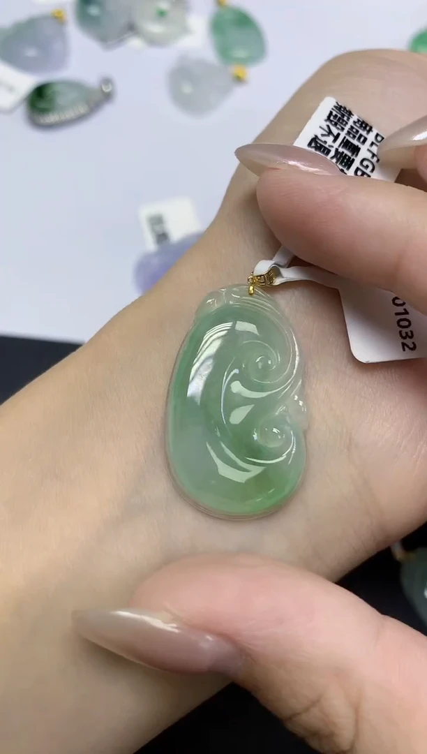 颈饰18K金镶嵌翡翠天然缅甸翡翠A货百元以上9元证书费自理