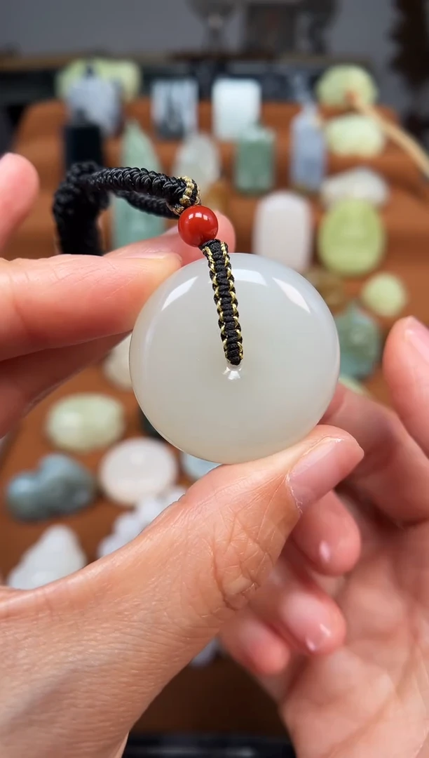 颈饰未镶嵌和田玉淼**️平安扣