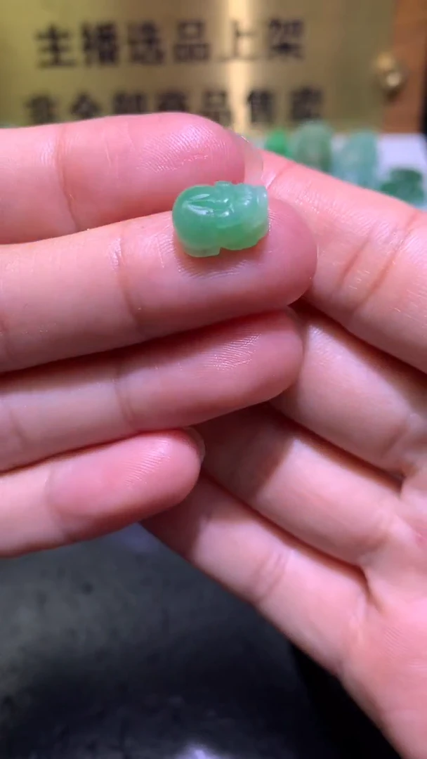 未镶嵌定制翡翠毛货11.1-8.2-5.1