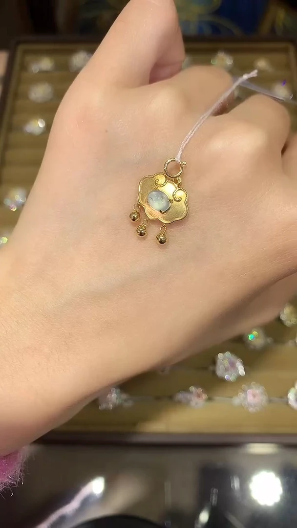 【闪购商品】翡翠吊坠(不含链)18K金镶嵌翡翠吊坠