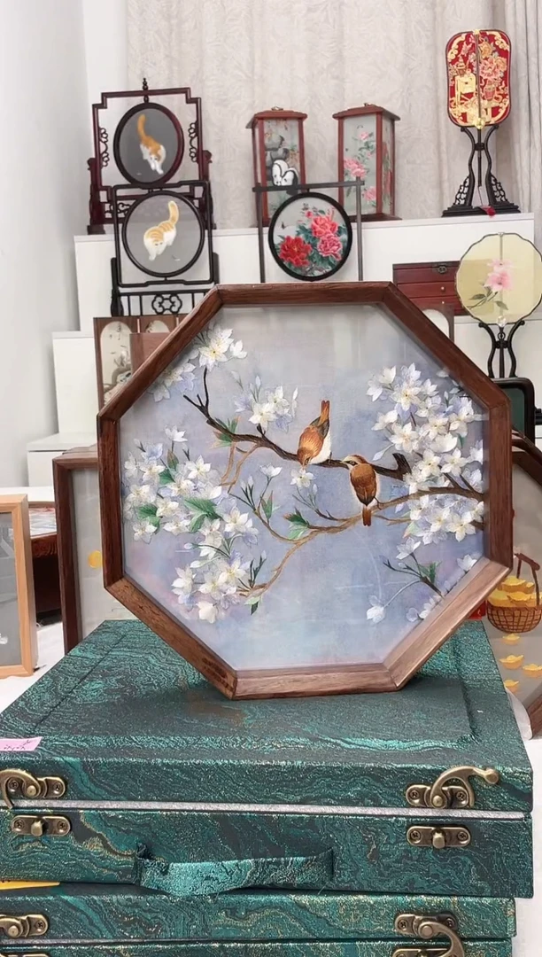 扇子苏绣作品手工摆台