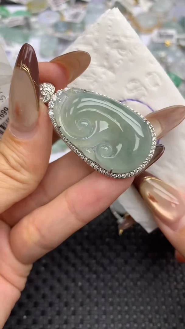 颈饰银S925镶嵌翡翠   天然翡翠A货  百元以上9米证书费自理