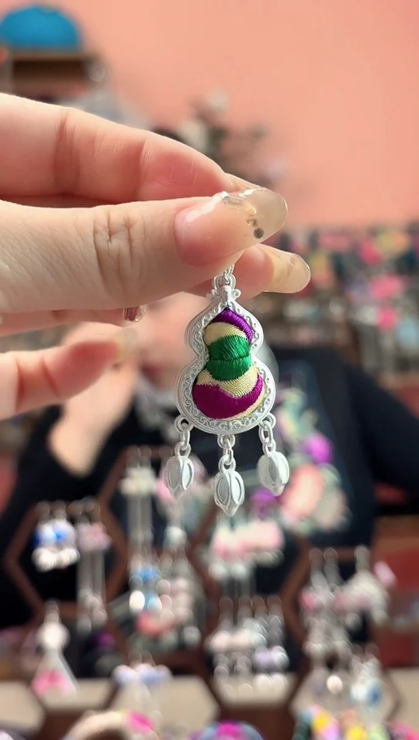 艺枝独绣手工饰品162