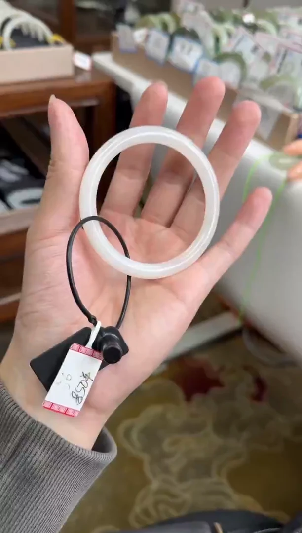 未镶嵌手镯和田玉56