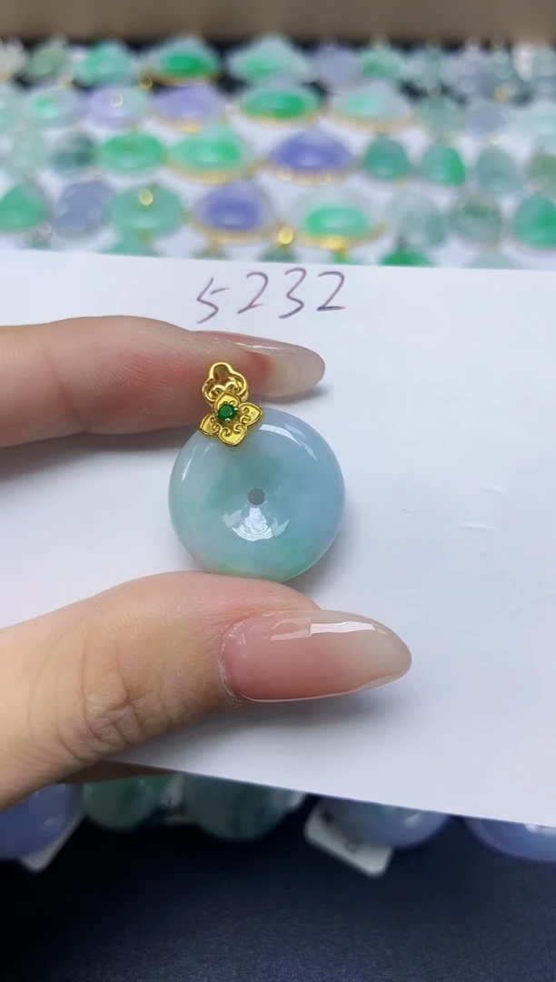 翡翠未镶嵌颈饰 天然缅甸翡翠A货