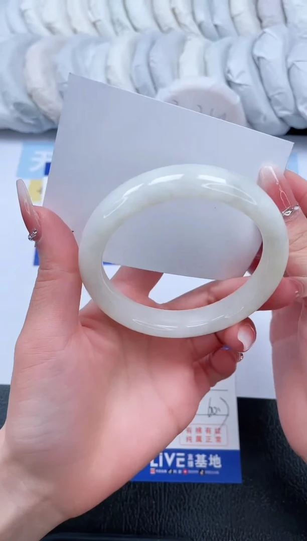 【闪购商品】和田玉手镯未镶嵌T63-60.7