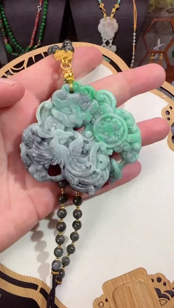 【闪购商品】翡翠颈饰未镶嵌牌子