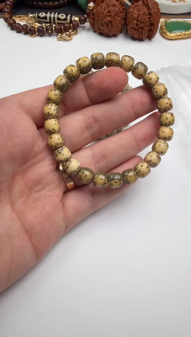 星月菩提手串老****）星月