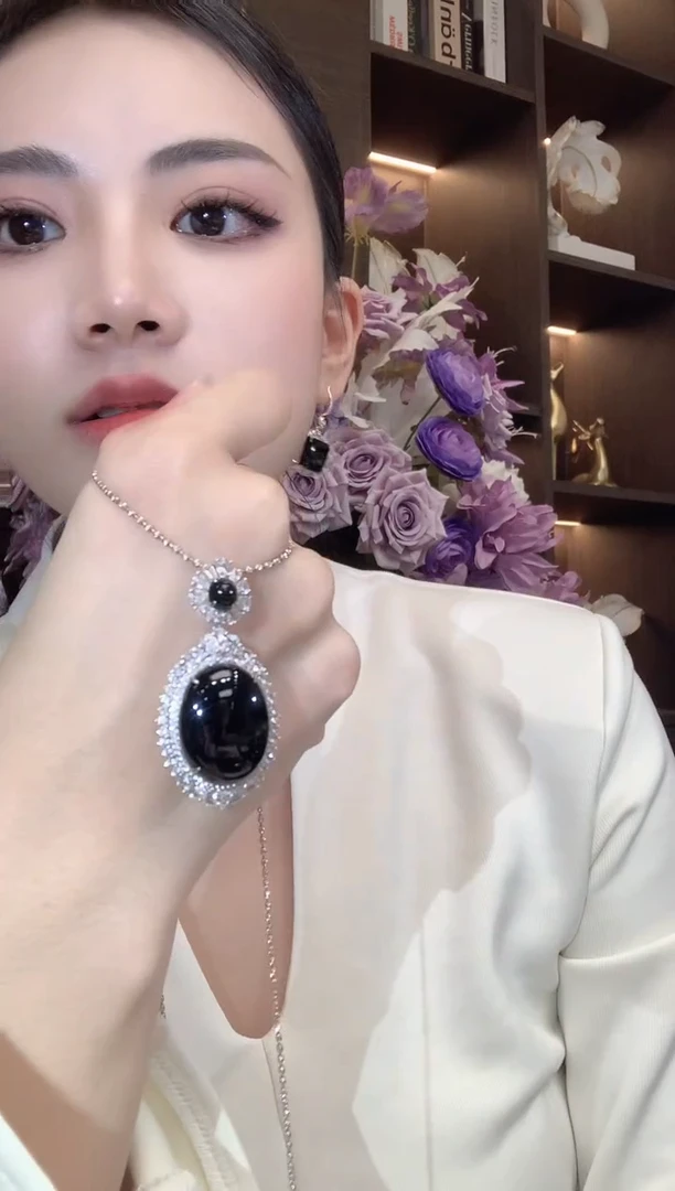 吊坠(不含链)18K金镶嵌翡翠D48