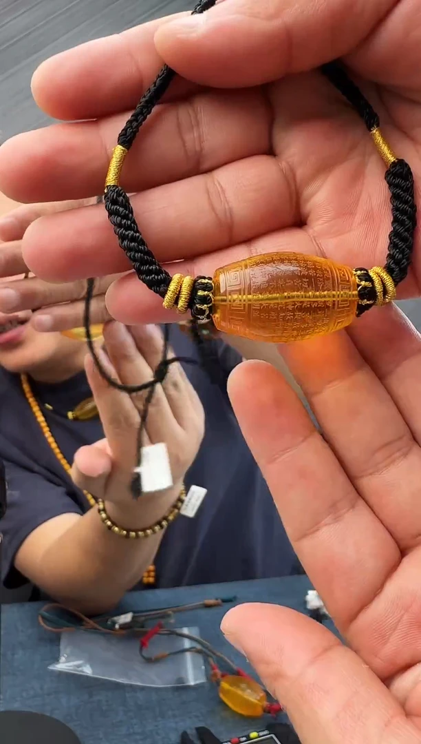 蜜蜡未镶嵌珠宝奇石假一罚十8，多样性发其一