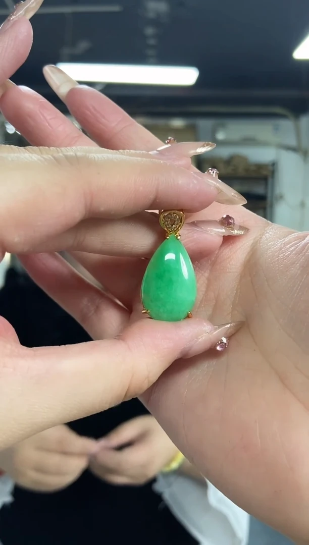 【闪购商品】翡翠吊坠(不含链)未镶嵌多样性发其一颜色微差