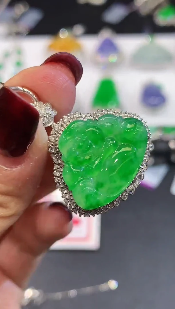 吊坠(不含链)18K金镶嵌翡翠多样性发其一