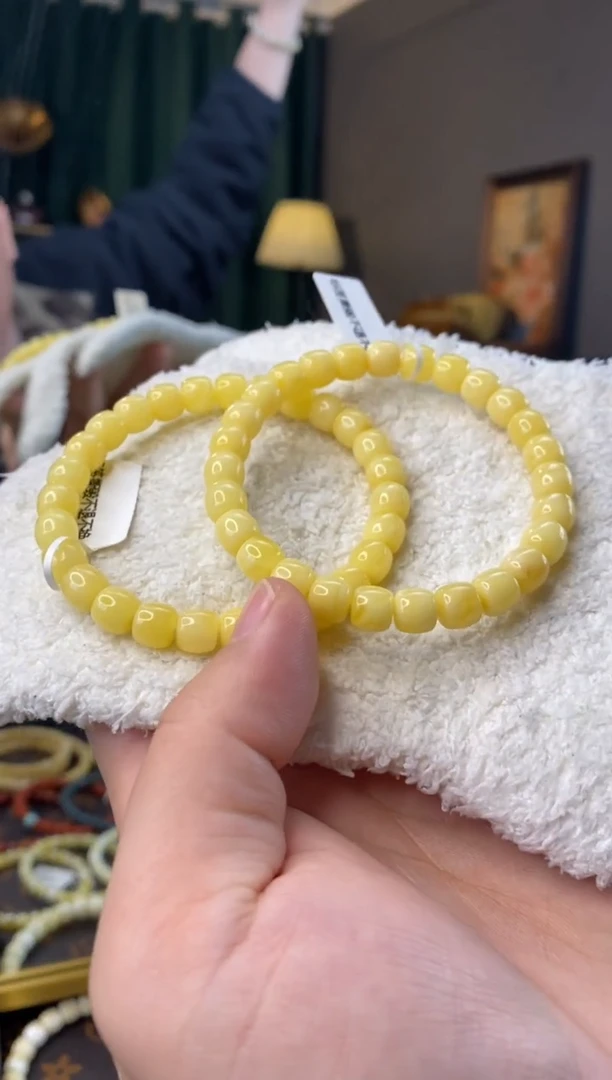 【闪购商品】蜜蜡手串未镶嵌7.8mm老型微瑕多样性发其一