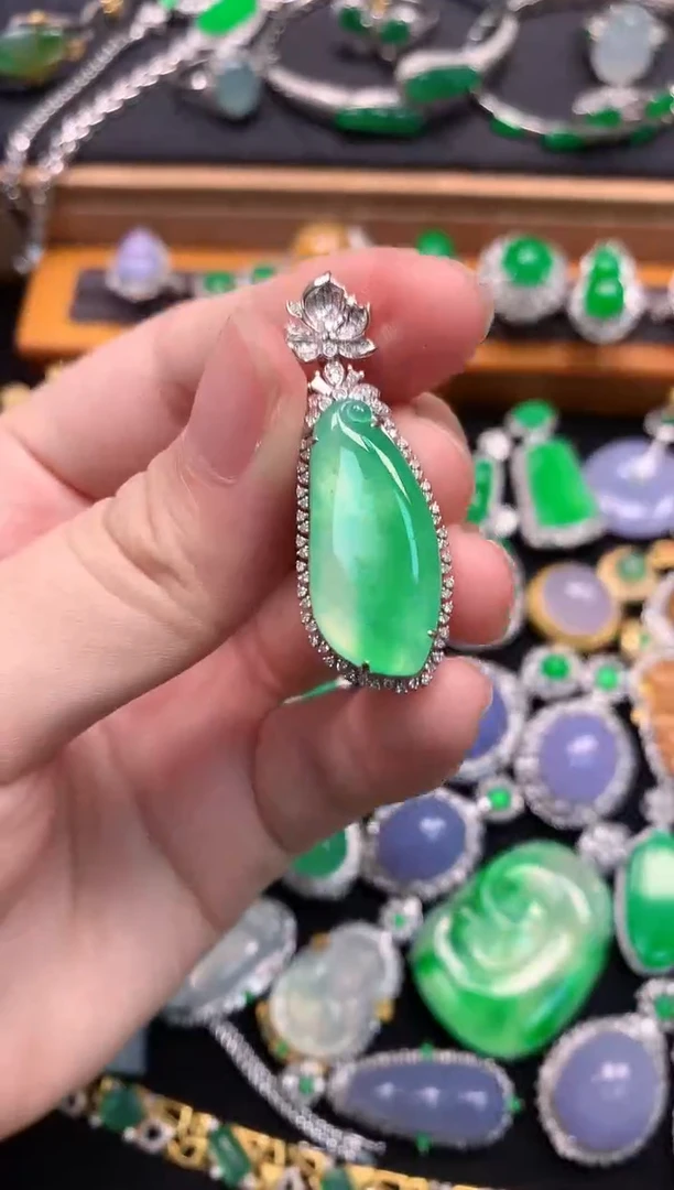 翡翠18K金镶嵌吊坠(不含链)翡翠