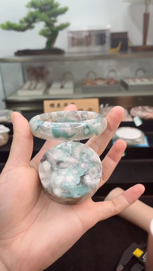未镶嵌手镯石英质玉56圈口（赠品镯心）6S8279