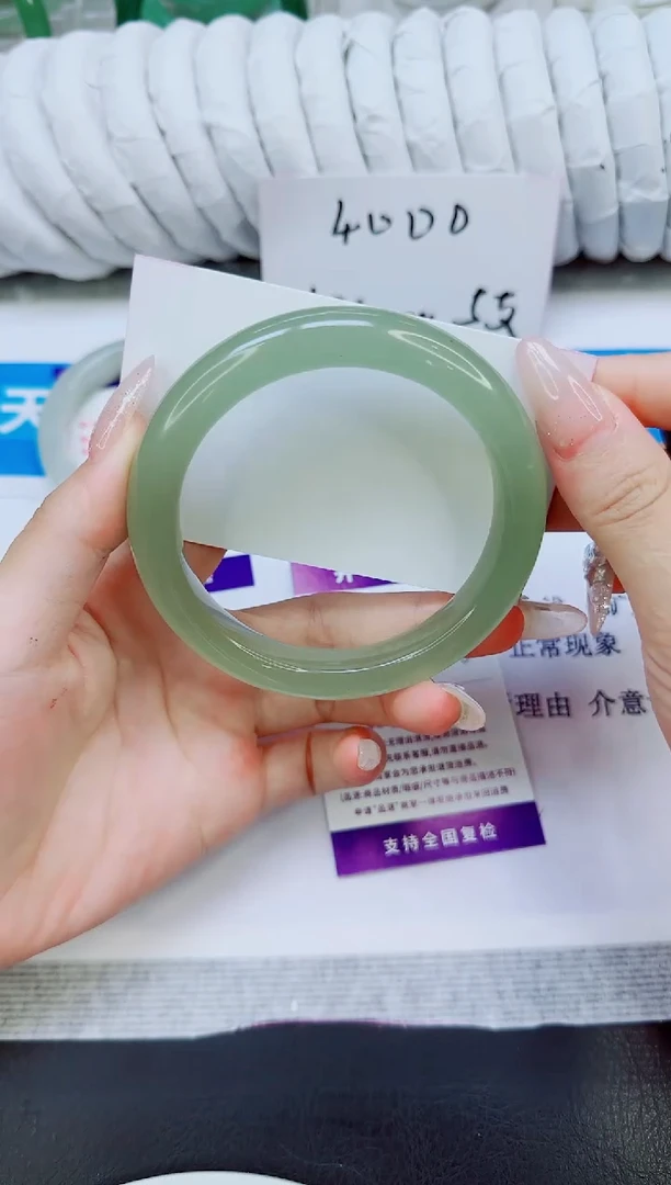 未镶嵌手镯石英质玉25/62.6