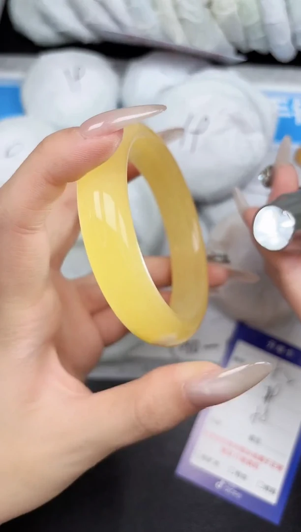 未镶嵌手镯石英质玉52/5758