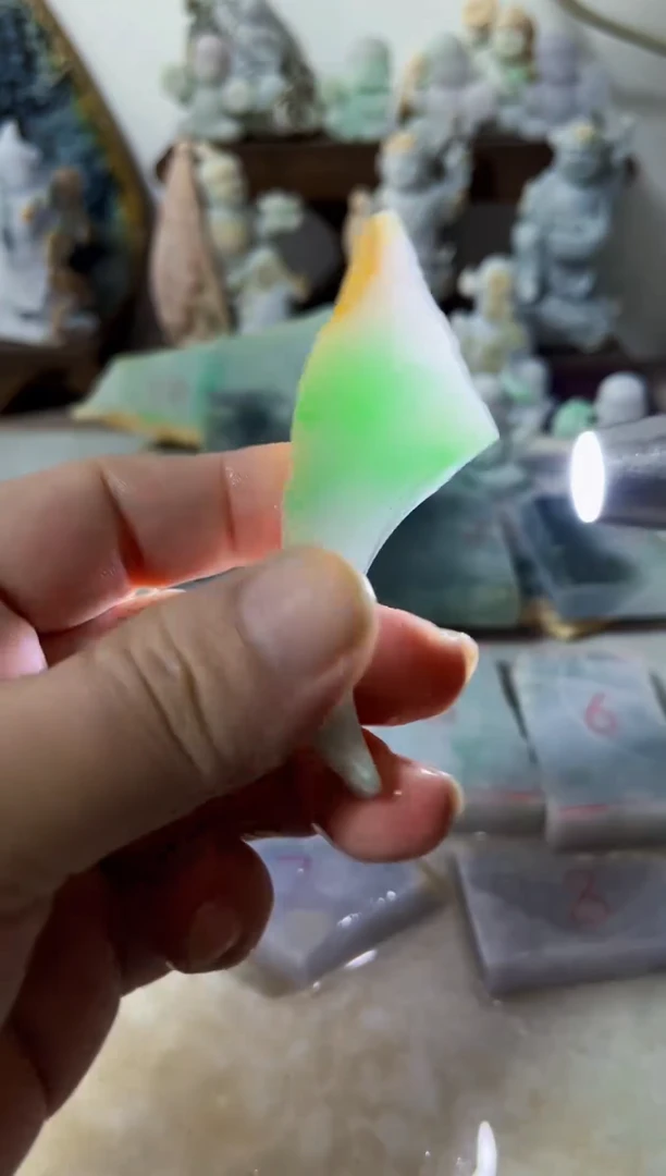 【闪购商品】翡翠吊坠(不含链)未镶嵌A888