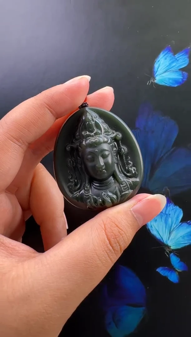 颈饰未镶嵌和田玉吊坠