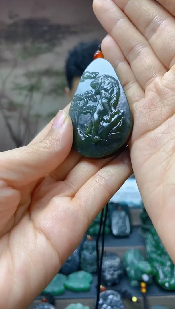 颈饰未镶嵌和田玉1