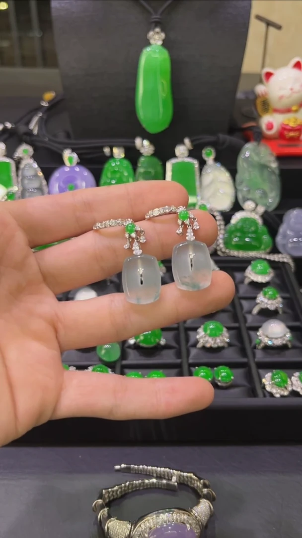 18K金镶嵌翡翠耳饰耳坠