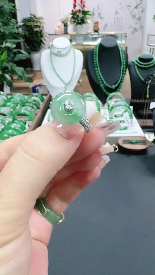 未镶嵌1石英质玉（非洲翠）/6472