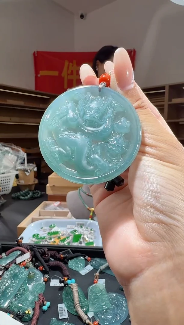 吊坠(不含链)未镶嵌翡翠龙牌