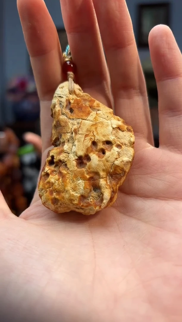 琥珀颈饰未镶嵌吊坠