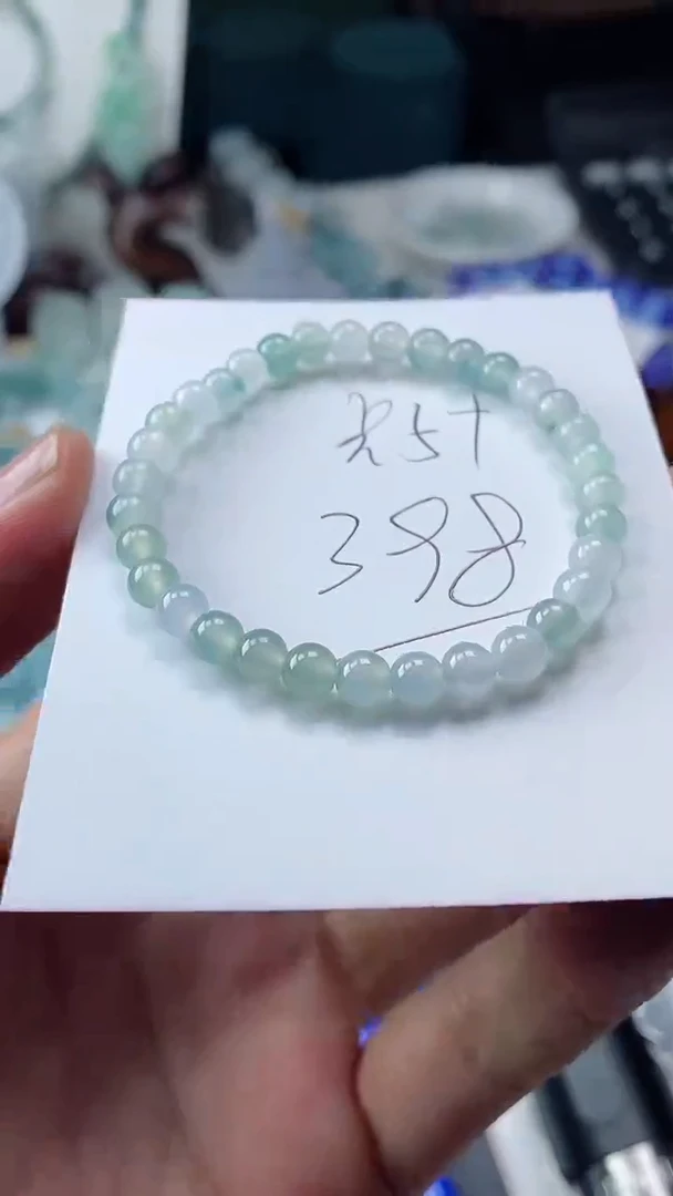 颈饰未镶嵌翡翠手串