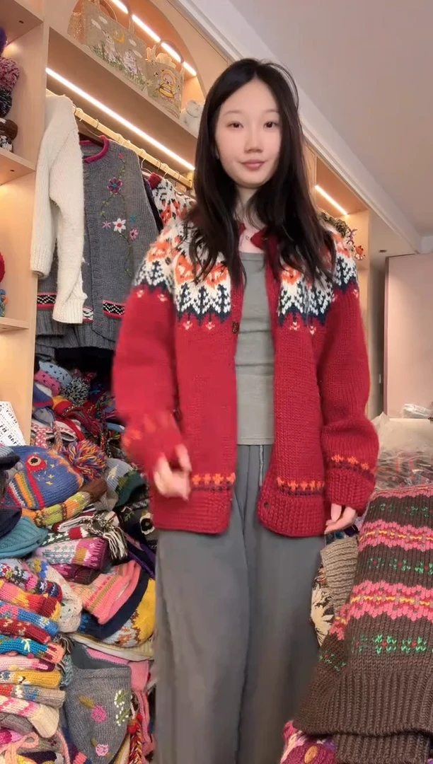 羊毛红色狐狸开衫