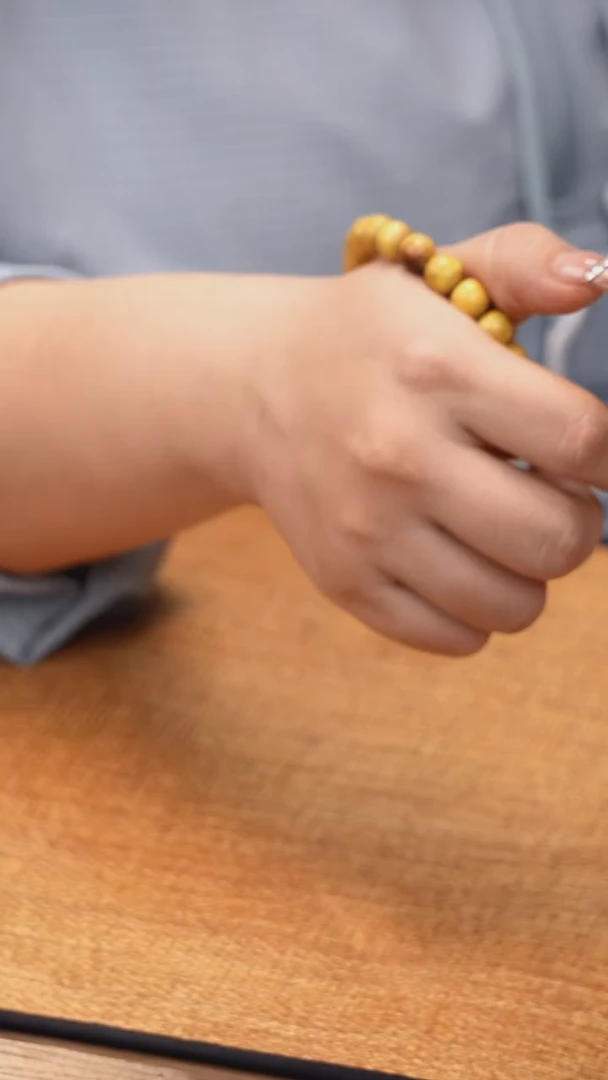 57号云小屋岩桑1.0珠手串