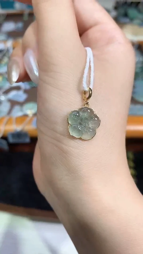 颈饰18K金镶嵌翡翠20250823082