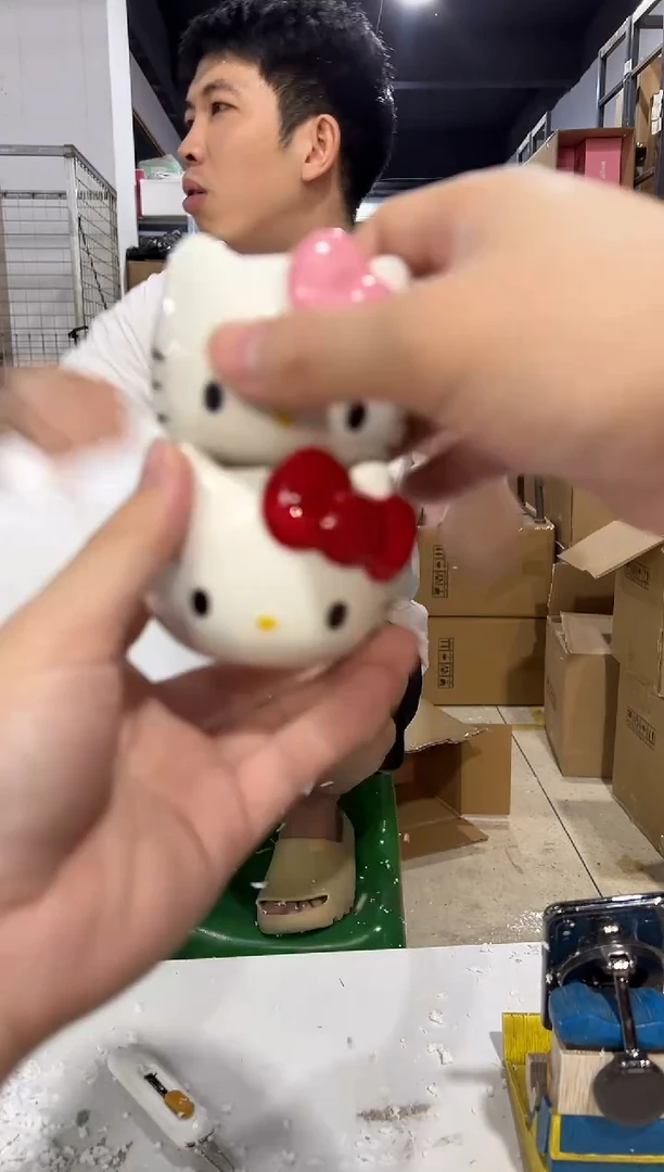 瓷片小号粉色加红色kt猫小茶杯2件套