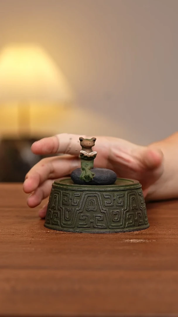 紫砂茶宠学习蛙茶宠