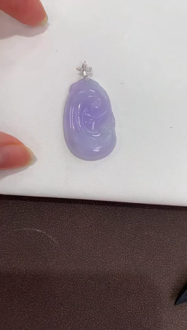 翡翠18K金镶嵌颈饰天然缅甸a货翡翠