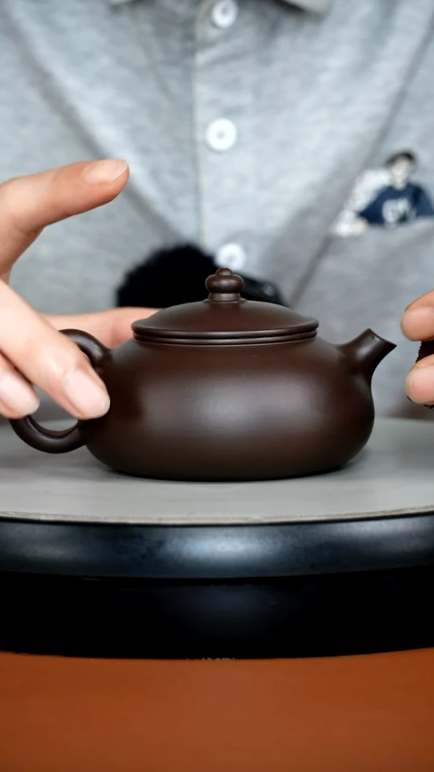 茶壶紫砂蒋静明一厂老紫泥光素寒江190CC