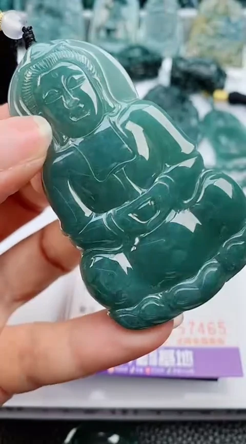 翡翠未镶嵌颈饰