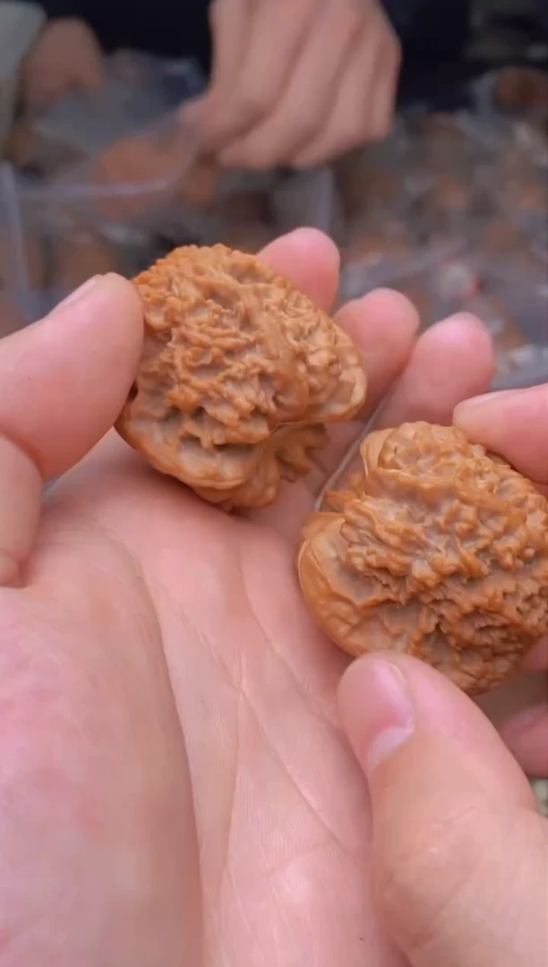 【闪购商品】文玩核桃把件G168号40尺百花山满天星