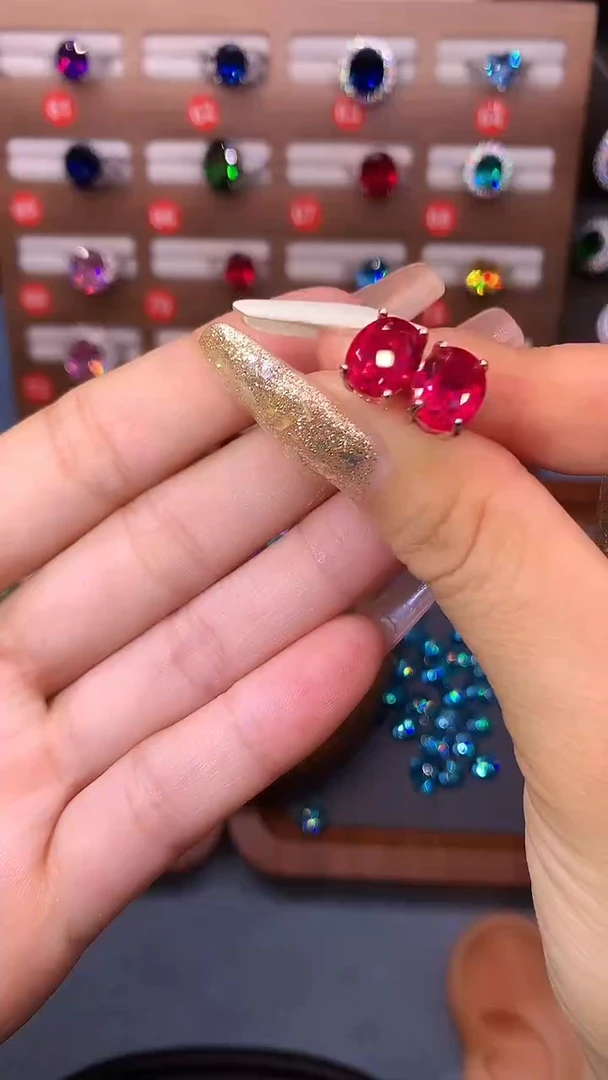 银S925镶嵌耳饰红宝石........