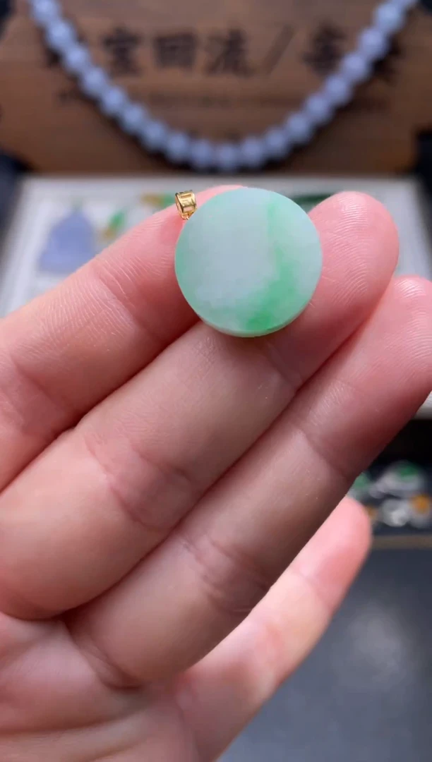 【闪购商品】翡翠颈饰18K金镶嵌2.........