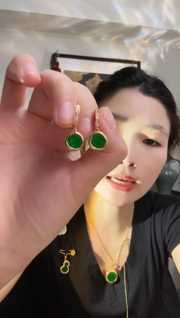 颈饰银S925镶嵌翡翠耳饰