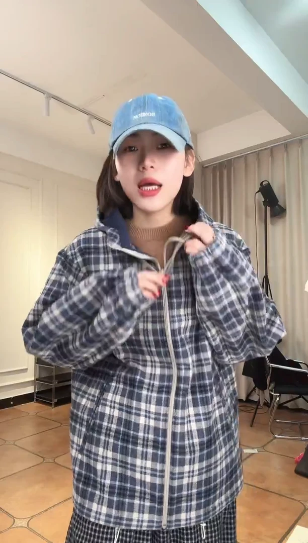 S****e设计师品牌格子外套